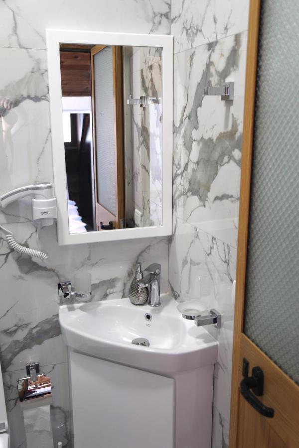 --Hotel Deal-- Rooms With Castle View Krujë Exterior foto