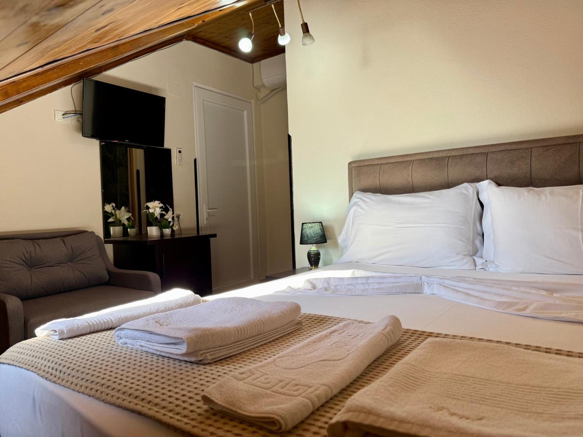 --Hotel Deal-- Rooms With Castle View Krujë Exterior foto